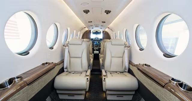 King Air 350 Interior View front